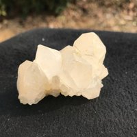 Klarer Quarzkristall-Cluster Klarer Quarzkristall-Cluster von BrightMistEnchants