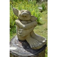 Big Ears Kobold Troll Stein Garten Ornament Statue 31 cm H von BrighthelmStone