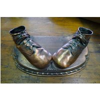 Kupfer Babyschuh-Display-Basis von BrightwoodLane
