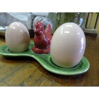Nesting Huhn Und Eier Salz Pfeffer Streuer Set von BrightwoodLane