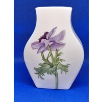 Kleine Blumenvase - Handbemalt Mit Anemone, Ausgefallene Vasenform, Unikat von BrigitteKreativ