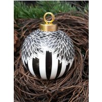 Porzellankugel -Handbemalt - in Schwarz/Weiss, Durchmesser C. 6.5 cm, Unikat von BrigitteKreativ