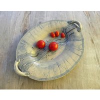 Frei Modellierte Ovale Servierplatte Mit 2 Henkeln Frei Modellierte Ovale Servierplatte Mit 2 Henkeln von BrigittePeglow