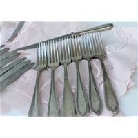 Versilbertes Besteck-Set 30-Teiliges Vorlegebesteck Mit Monogramm Versilbertes Besteck-Set 30-Teiliges Vorlegebesteck Mit Monogramm von BrillianceWrought