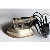 Vintage Bügeleisen Bügeleisen Rustikale Bauernhaus Deko Sammlerstück Vintage Bügeleisen Bügeleisen Rustikale Bauernhaus Deko Sammlerstück von BrillianceWrought