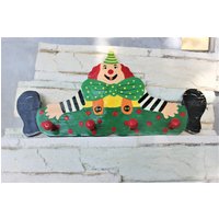 Vintage Clown Holzgarderobe Lustige Kinderzimmer Dekor Vintage Clown Holzgarderobe Lustige Kinderzimmer Dekor von BrillianceWrought