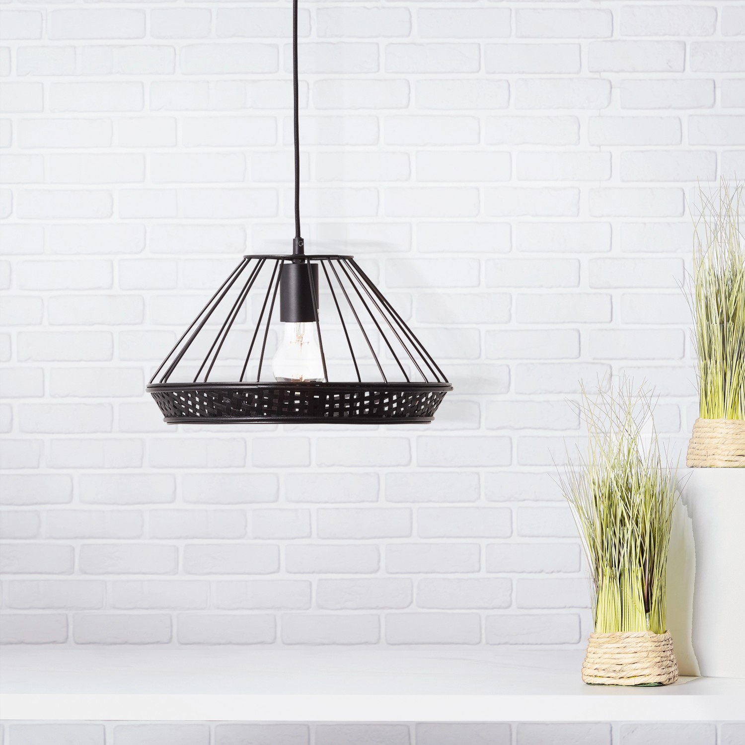 Brilliant Pendelleuchte Tory 1-flammig Schwarz matt und Rattan von Brilliant