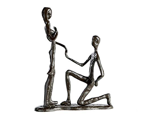 Brillibrum Design Eisenfigur Antrag Ausdrucksstarke Skulptur aus Gusseisen kleine Liebespaar Figur Geschenk zur Hochzeit Love Couple Sculpture 17 x 13 x 4 cm (Figur 11) von Brillibrum