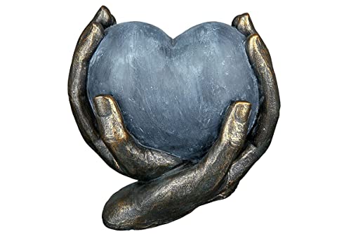 Brillibrum Design Herz Dekofigur Liebesgeschenk Herz in Händen Skulptur Wohnzimmer Dekoherz aus Polyresin Skulptur Herzchen beschützen (ohne Gravur) von Brillibrum