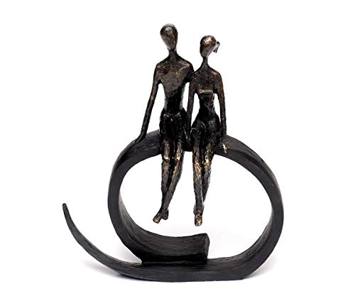 Brillibrum Design Skulptur Liebespaar aus Polyresin Paar Figur sitzend Love Statue Bronze Freundschaft Deko bronzefarbend auf schwarzem Ring Geschenkidee von Brillibrum