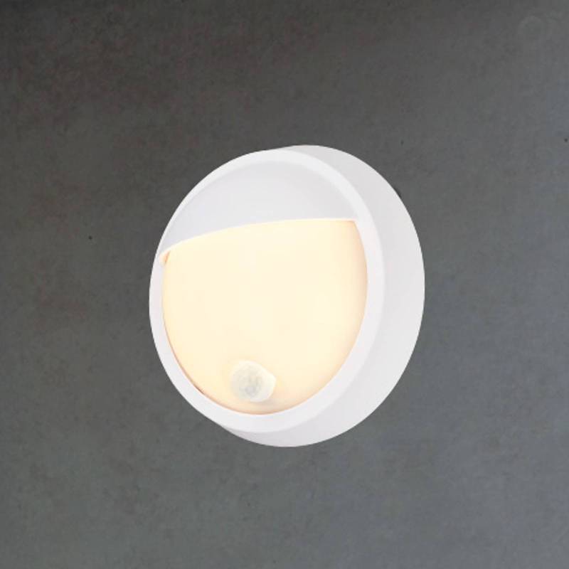 LED-Akku-Außenwandlampe 3785016 weiß Bewegungssensor Ø 17 cm von Briloner