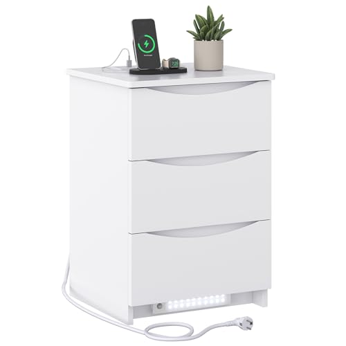 Brinlawb Nachttisch mit LED-Beleuchtung und Ladestation (2 AC-Steckdosen & 2 USB-Anschlüsse), Nachtschrank mit 3 Schubladen Beistelltisch Sofatisch für Schlafzimmer, Wohnzimmer, Einfache Montage, Weiß von Brinlawb
