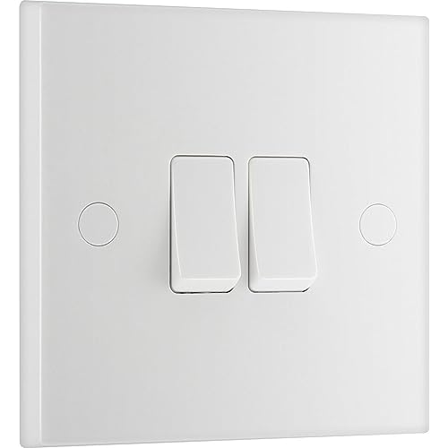BG Elektrischer Doppelwand-Lichtschalter, 2-Wege, quadratischer Rand, Nexus 900 Serie, weiß geformt, 20 A, 16 AX, 942 von British General
