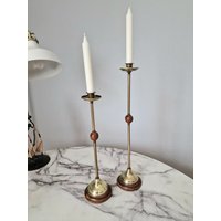 2 Kerzenleuchter Vintage Aus Messing Mit Holzkugel Im Bohostil, Kerzenständer von BrocAntiqueria
