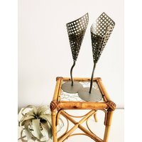 Set Mit 2Memphis Design Metall Kerzenhalter, Glas Chrome Kerzenständer, 80Er Jahre, Post Modern von BrocAntiqueria