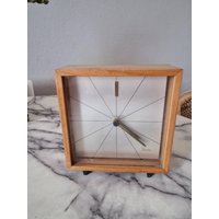 Tischuhr Von Jacob Palmtag Quartzwerk Holzrahmen Mit Messingbeschlägen, Rarität von BrocAntiqueria