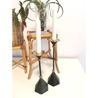 Vintage 2Er Set Memphis Design Messing Kerzenhalter, Metall Kerzenständer, 80Er Jahre, Post Modern von BrocAntiqueria