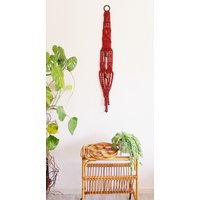Wanddekoration Makramee in Schönem Rostrot Mit Ringhalterung Handgemacht Aus Den 1970Ern, Wandbehang, Boho Style Wanddekoration Makramee in Schönem Rostrot Mit Ringhalterung Handgemacht Aus Den 1970Ern, Wandbehang, Boho Style von BrocAntiqueria