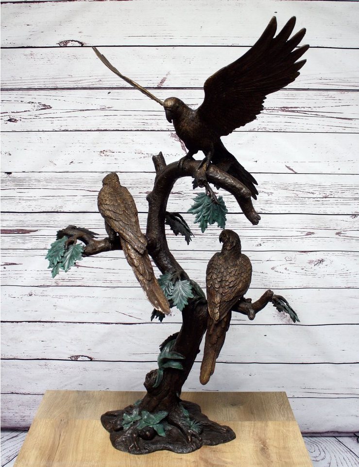 Bronzeskulpturen Skulptur Bronzefigur Papageien auf Ast sitzend von Bronzeskulpturen