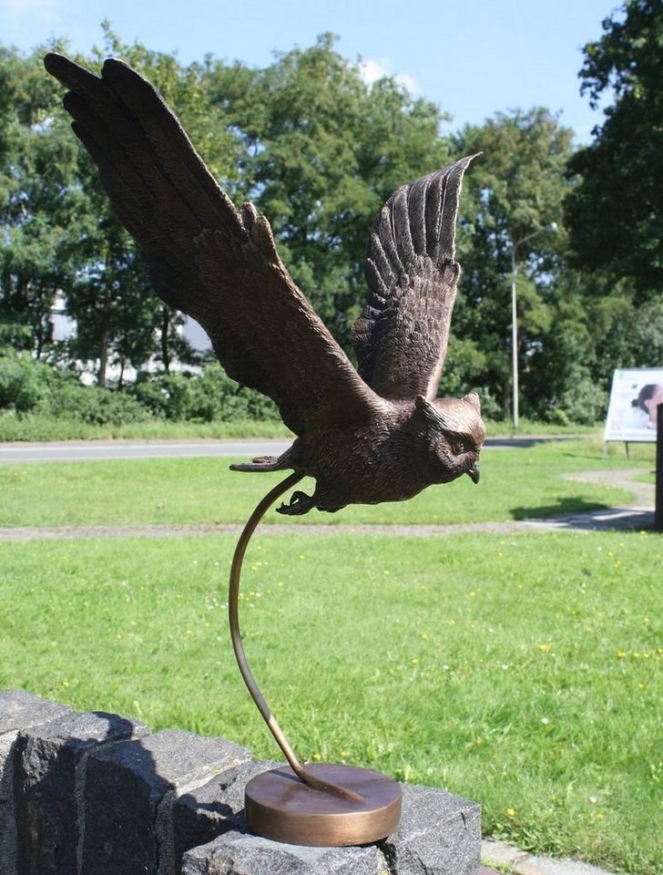 Bronzeskulpturen Skulptur Bronzefigur einer Eule mit Standfuß Bronzeskulpturen Skulptur Bronzefigur einer Eule mit Standfuß von Bronzeskulpturen