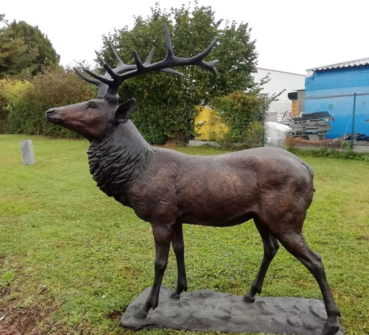 Bronzeskulpturen Skulptur Bronzefigur lebensgroßer Hirsch von Bronzeskulpturen