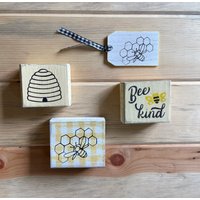 Bienen Holz Blöcke, Biene Tiered Tablett Dekor, Küche Liebhaber Geschenk, Einzigartige Geschenke Unter 15, Ausverkauf, Sommer Tablet Dekor von BrooklawnCreations