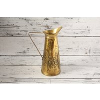 Vintage Englisch Geprägte Messing Trinkkrug | Gepresst Hergestellt in England Gehämmert Motiv Geprägte Arbeit Auslauf Griff von BrooklynBornFinds