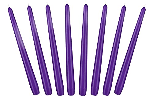 BRUBAKER 24 cm Spitzkerzen für Kerzenständer und Kerzenhalter - 8 Stück - lange, tropffreie Deko Kerzen mit langer Brenndauer - Leuchterkerzen Set Lila von BRUBAKER