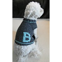 Monogramm Hundepullover, Buchstabe Personalisierter Strick Hundekleidung, Welpenkleidung Handgemacht, Hundeoutfit Für Kleine Hunde Monogramm Hundepullover, Buchstabe Personalisierter Strick Hundekleidung, Welpenkleidung Handgemacht, Hundeoutfit Für Kleine Hunde von BubaDog