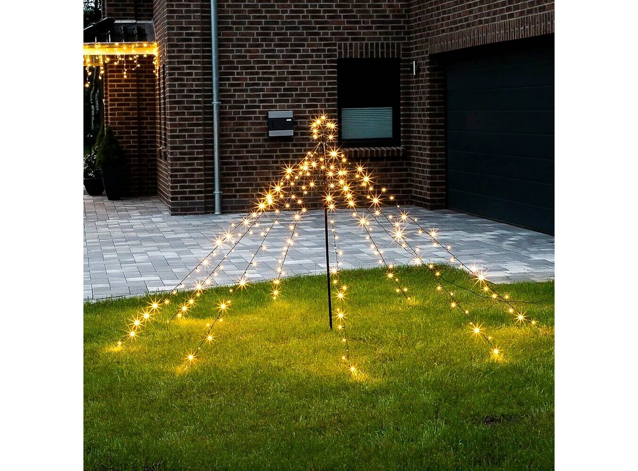 Bubble-Store Weihnachtspyramide Weihnachtsbeleuchtung, Lichtpyramide mit Stern-Spitze, 200 LED´s warmweiß, Outdoor Weihnachtsdeko von Bubble-Store