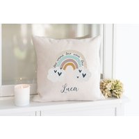 Personalisiertes Kissen | Regenbogen Name Kinderzimmer Baby Geschenk Geburt Kind Individuelles Deko Mädchen Junge Personalisiertes Kissen | Regenbogen Name Kinderzimmer Baby Geschenk Geburt Kind Individuelles Deko Mädchen Junge von Buchstabenkult