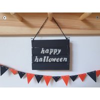 Schwarz Happy Halloween Zeichen Wand Kunst Home Decor, Wandbehang Housewarminggeschenk von BucikoCraft