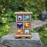 Handgemachte Mini Kommode Braun Aus Holz Und Keramik Mit 6 Schubladen Bunt Handbemalt Gewürzschrank Küche von Budawi
