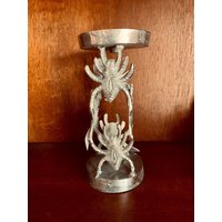 Spinne Sockel Silber Kerzenhalter Antik Stil Säule Gothic Halloween Decor von BuddhaArtGiftShop