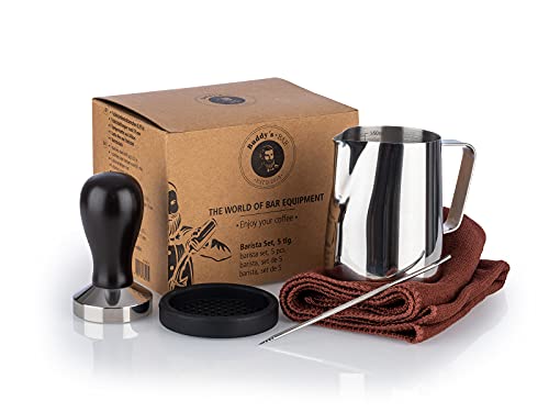 Buddy´s Bar - Barista Edition, Premium Barista Set, 5-teilig, Milchkännchen 0,35 Liter, Kaffeestempel, Tamper Ø 51 cm, Edelstahl, passende Silikon-Tampermatte, Kaffeenadel L: 13,5 cm, Handtuch von Buddy´s Bar