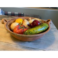 Vintage Glasierte Keramik Obstschale Mit Pappmaché Obst Kräftige Farben von BuffaloPlaidVintage