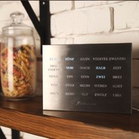 Boxclock Edelstahl - Die Wortuhr Für Den Schreibtisch Led Tischuhr Standuhr Aus Gebürstetem Boxclock Edelstahl - Die Wortuhr Für Den Schreibtisch Led Tischuhr Standuhr Aus Gebürstetem von BuildYours