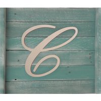 Monogramm-Buchstabe Aus Holz, Unbehandelte Schreibschrift, Größen 25 Bis 42 cm von Buildeez