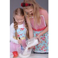 Kleinkind Schürze - Kinder Backschürzen Personalisiertes Geschenk Für Kind Mama Und Mich Passende Schürzen Niedliche Mädchen von BunnyStreetCom
