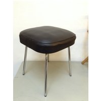Zwei Hocker, Thonet, Leder Und Stahlrohr von BuntVintageandDesign