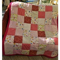 Kuscheliger Quilt Für Mädchen, Hochwertige Designerstoffe, Farblich Liebevoll Aufeinander Abgestimmt von BunteFlickenecke