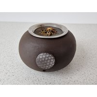 Räucherschale Mit Relief -Blume Des Lebens - Schwarze Keramik Handgefertigt Räuchergefäß Räucherkohle Und Verwendung Stövchen-Drahtsieb von BunteWurzel