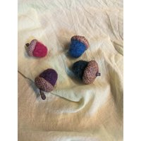 4 Gefilzte Eicheln Mit Hütchen Bunt von BuntesParadies