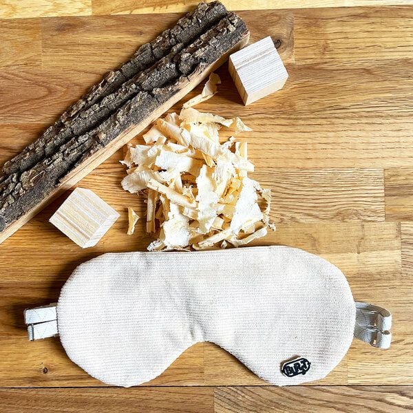 Burst Schlafmaske wahlweise mit Lavendel, Zirbenholz oder Rosenblütenblätter Burst Schlafmaske wahlweise mit Lavendel, Zirbenholz oder Rosenblütenblätter von Burst