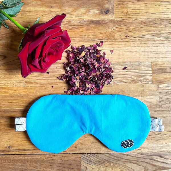 Burst Schlafmaske wahlweise mit Lavendel, Zirbenholz oder Rosenblütenblätter von Burst
