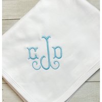 Bestickte Monogramm Baby Decke, Geburt, Shower Geschenk von BushelanAPeckEmb