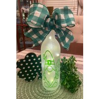 Luck Des Kobolds Beleuchtete Flasche von BusyBeazCreations