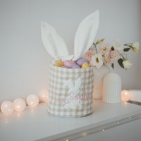 Hase Form Ostern Korb. Baby Geschenkkorb. Bestickter Mädchen Osterkorb. Personalisierte Ostergeschenke Für Kinder. Eiersuche von BusyPuzzle