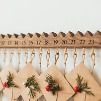 Wiederverwendbarer Adventskalender Für Erwachsene Und Kinder. Hölzerne Weihnachtsverzierungen. Urlaub Haus Dekoration. Weihnachts-Countdown von BusyPuzzle