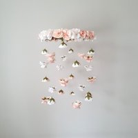Blush Blumen Mobile, Crystal Baby Kronleuchter, Pink Floral Crib Mobile von ButterflyMobile